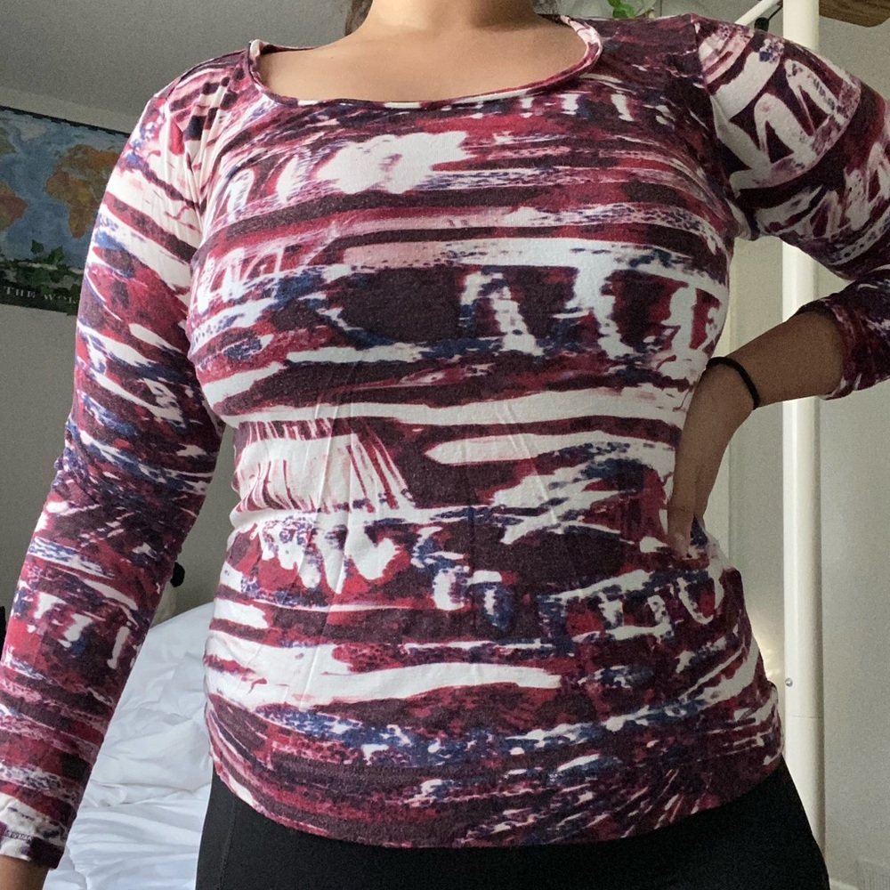 Vera Wang Red and White Long Sleeve Tee